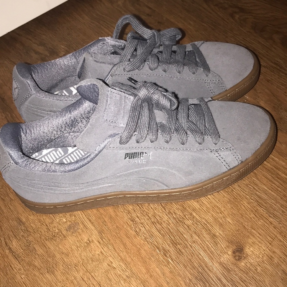 PUMA sneakers NEVER WORN